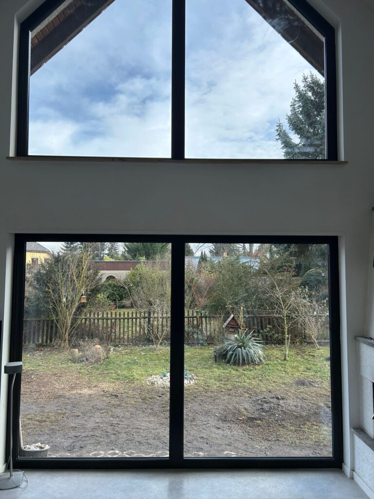 Festverglasung und Giebelfenster