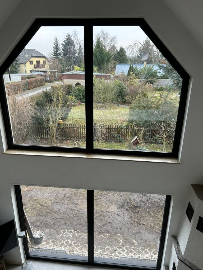 Festverglasung und Giebelfenster