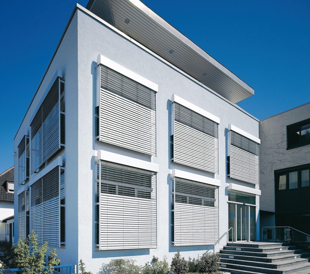 Fassaden Raffstore, Sonnenschutz