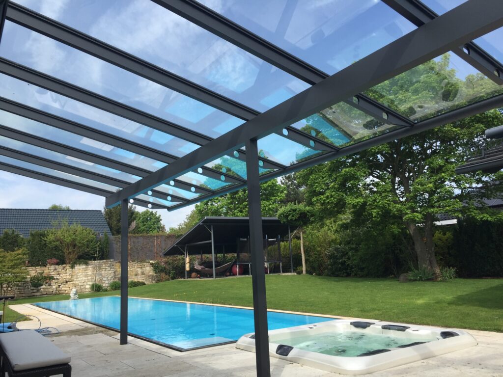 Terrassenüberdachung mit Dachüberstand